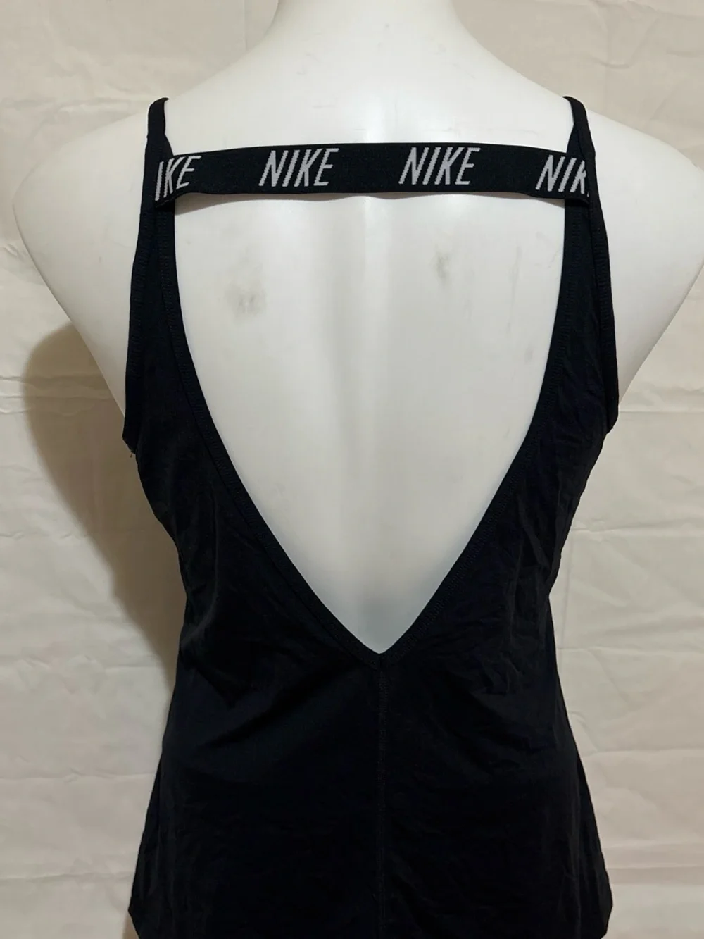 Nike dri fit tank top size medium